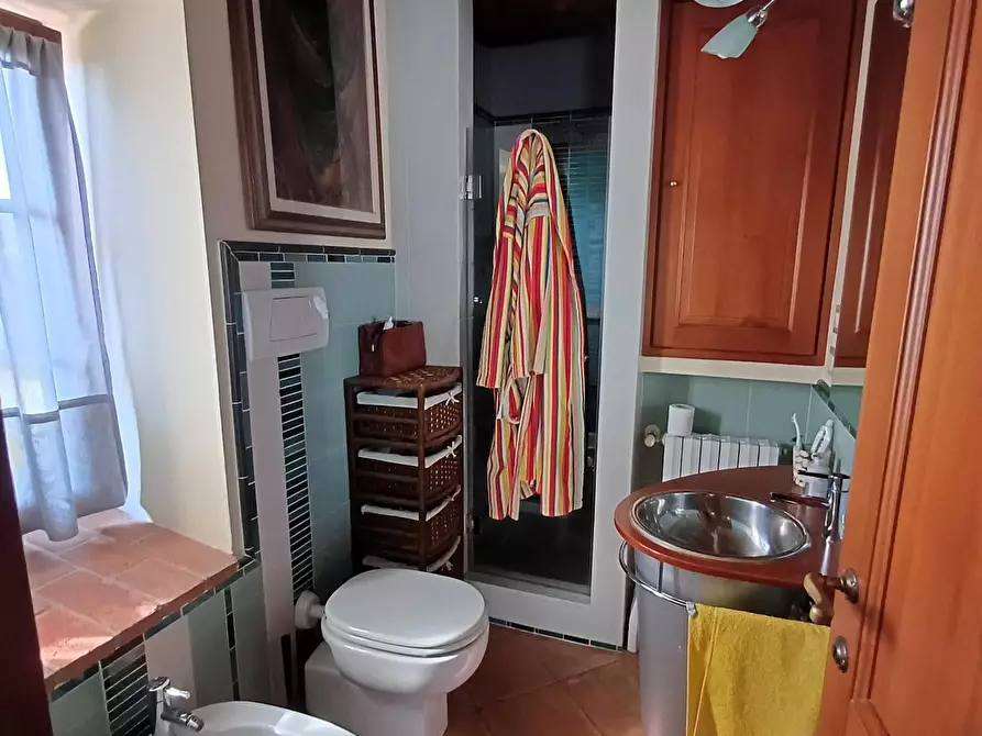 Immagine 10 di Casa colonica in vendita  a Vinci