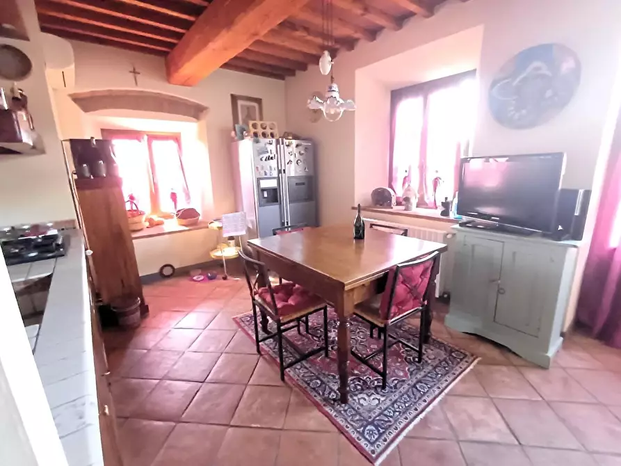Immagine 2 di Casa colonica in vendita  a Vinci