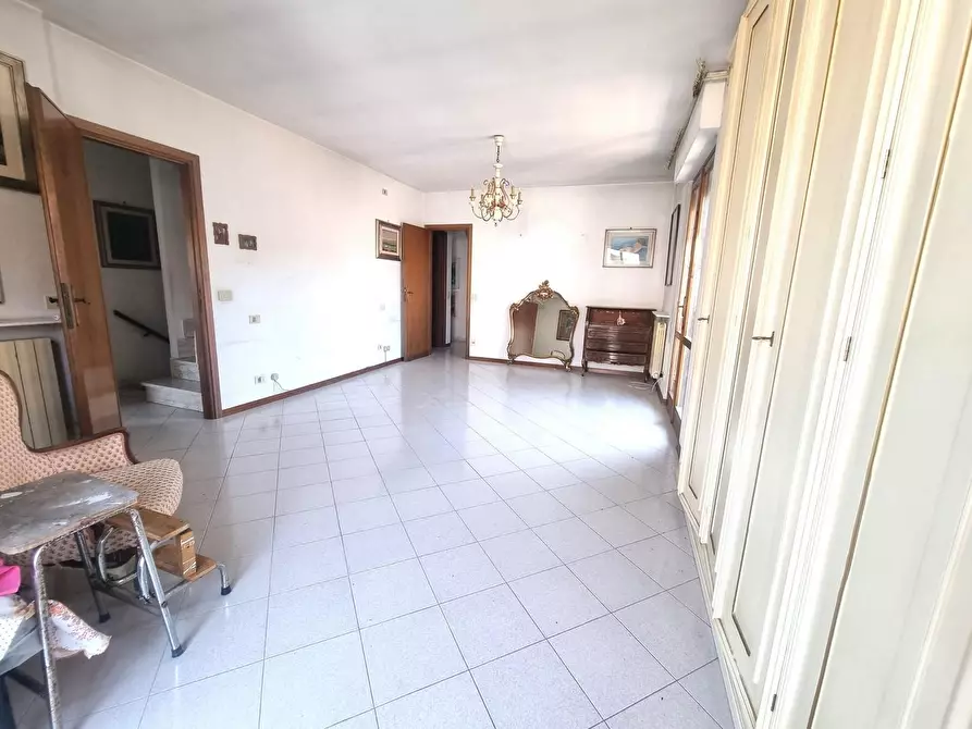 Immagine 11 di Casa bifamiliare in vendita  a Viareggio
