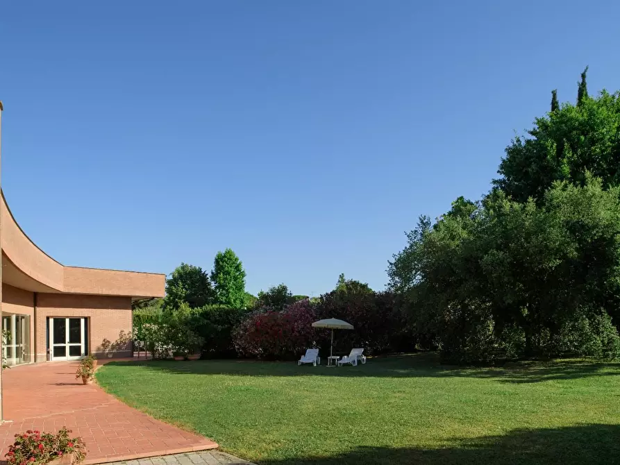 Immagine 7 di Villa in vendita  a Pisa