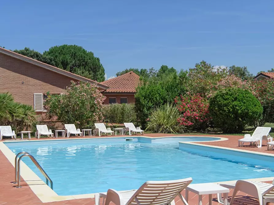 Immagine 3 di Villa in vendita  a Pisa