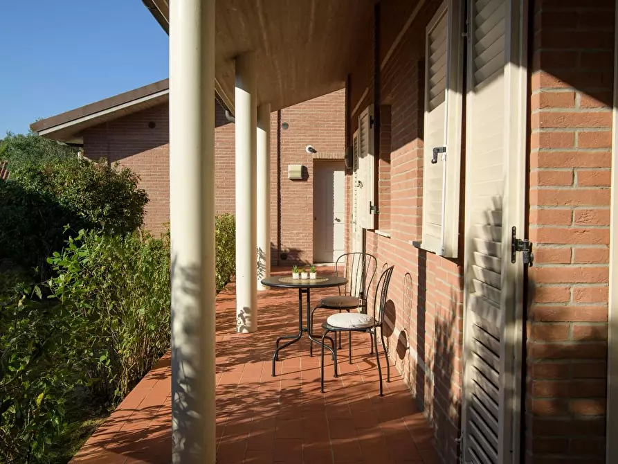 Immagine 11 di Villa in vendita  a Pisa