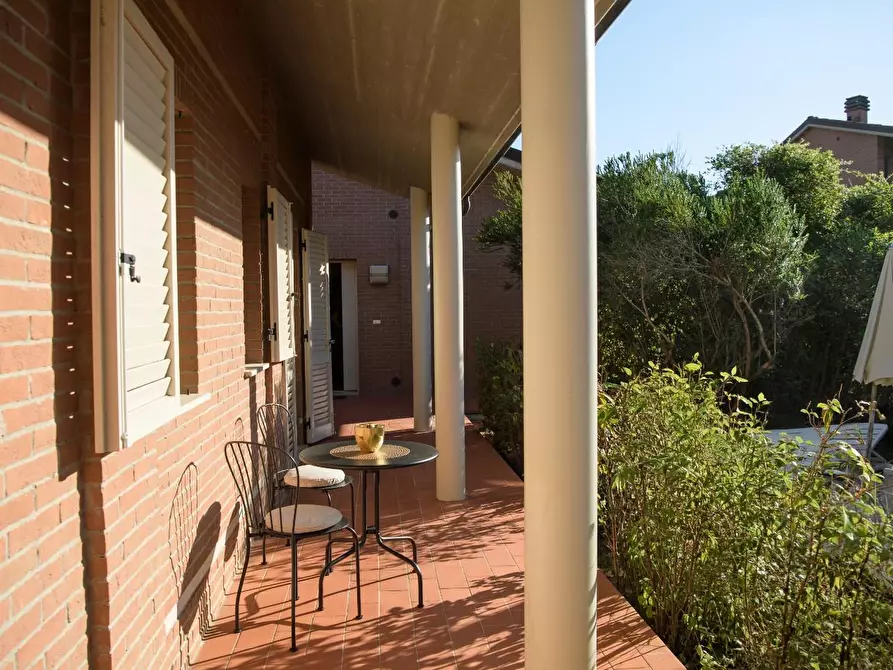 Immagine 12 di Villa in vendita  a Pisa
