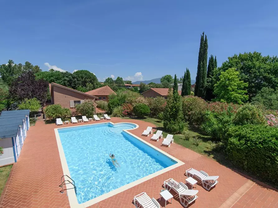 Immagine 1 di Villa in vendita  a Pisa