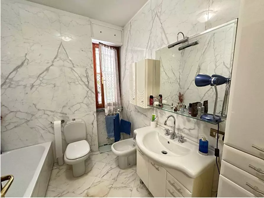 Immagine 15 di Appartamento in vendita  a Carrara