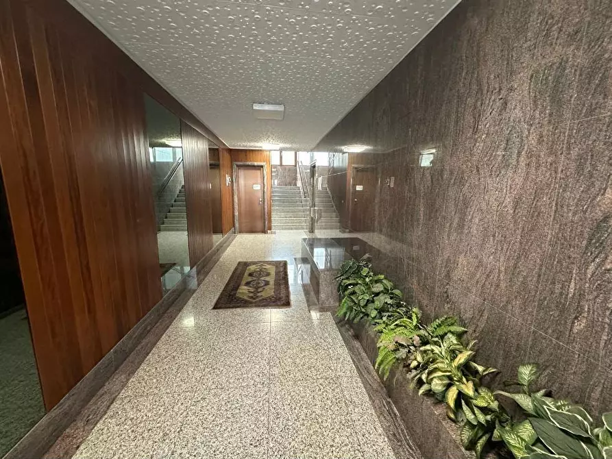 Immagine 19 di Appartamento in vendita  a Carrara