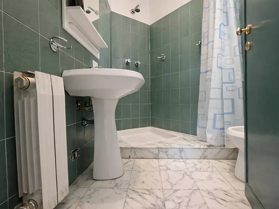 Immagine 11 di Appartamento in vendita  a Massa
