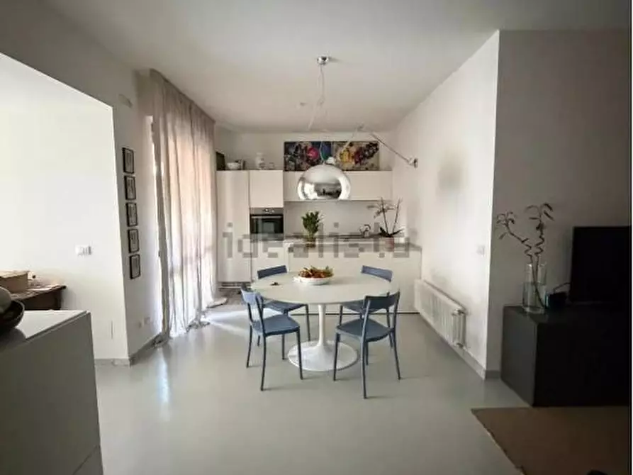 Immagine 2 di Appartamento in vendita  a Carrara