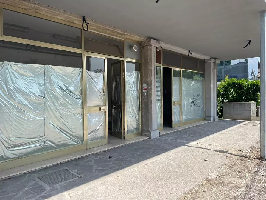 Immagine 7 di Negozio in affitto  a Treviso