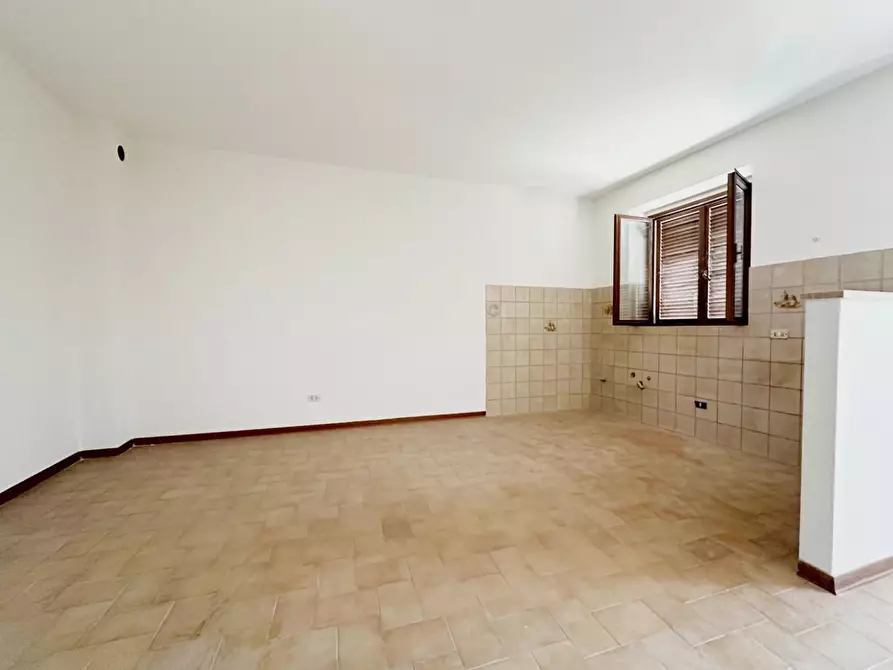 Immagine 1 di Casa bifamiliare in vendita  a Pescia