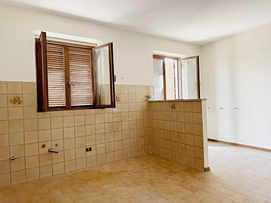 Immagine 4 di Casa bifamiliare in vendita  a Pescia