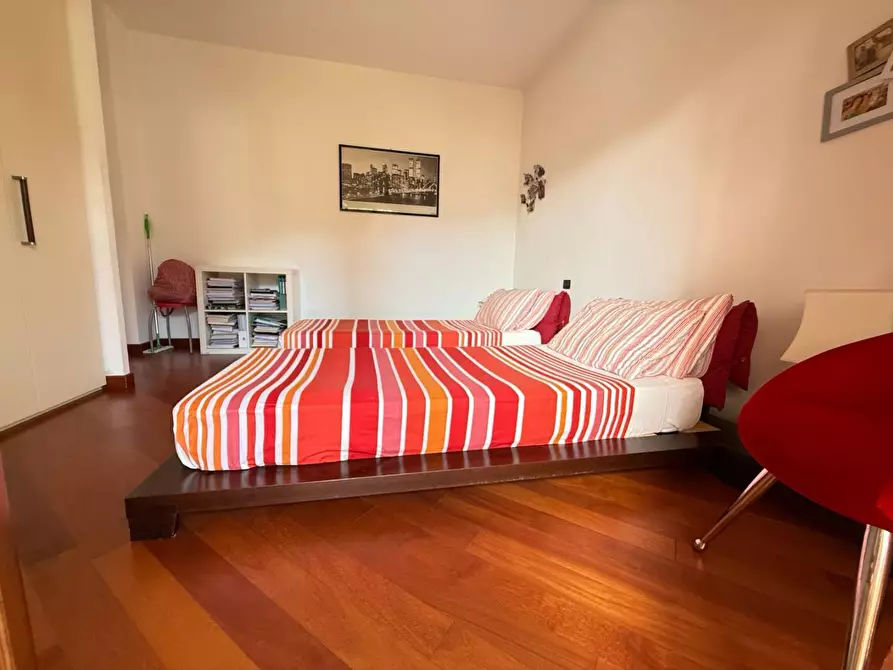 Immagine 28 di Villa in vendita  a Massa
