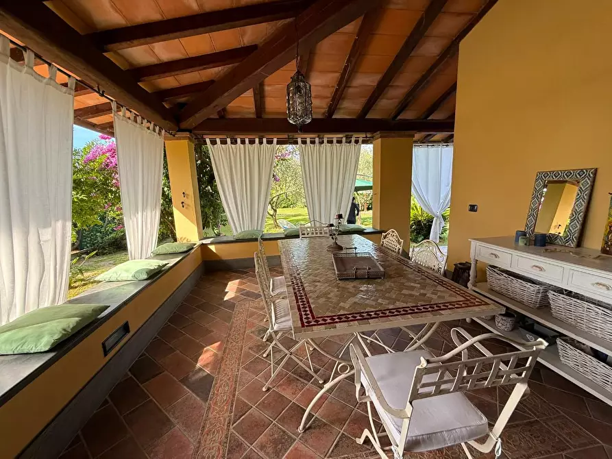 Immagine 14 di Villa in vendita  a Massa
