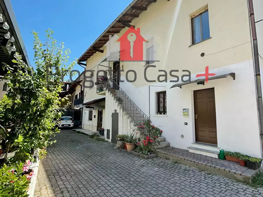 Immagine 7 di Appartamento in vendita  a Carnago