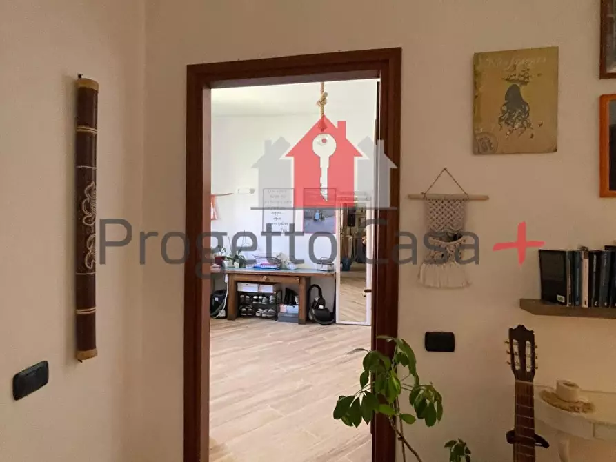 Immagine 12 di Appartamento in vendita  a Carnago