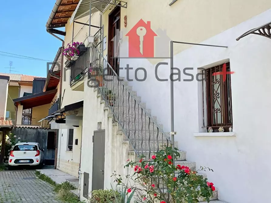 Immagine 9 di Appartamento in vendita  a Carnago
