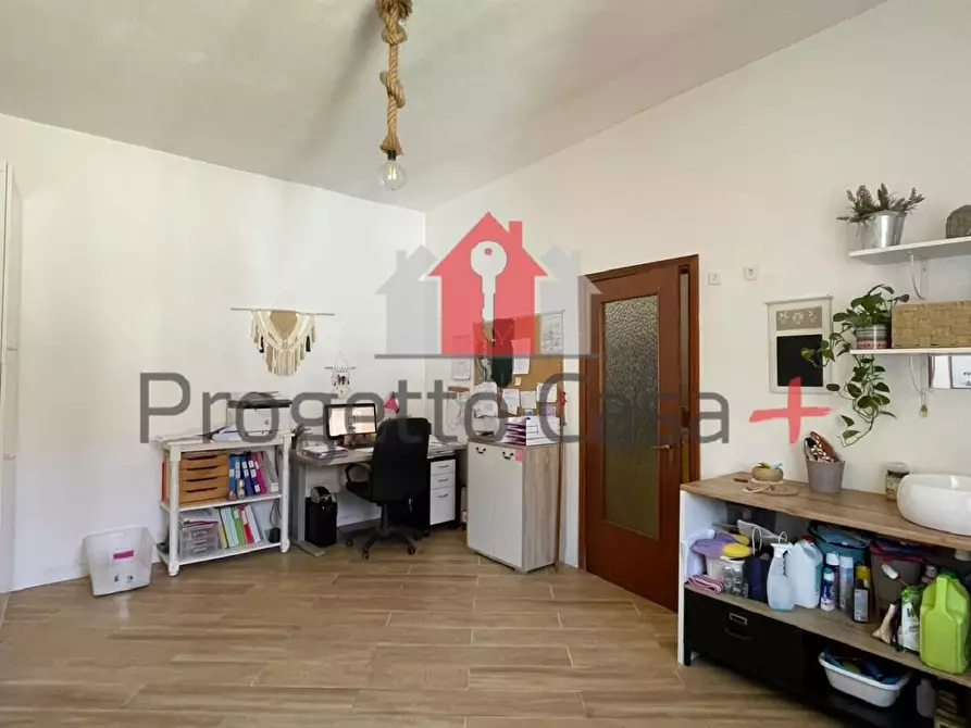 Immagine 26 di Appartamento in vendita  a Carnago