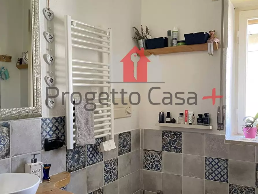 Immagine 41 di Appartamento in vendita  a Carnago