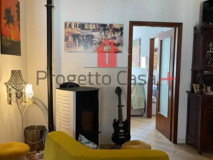Immagine 70 di Appartamento in vendita  a Carnago