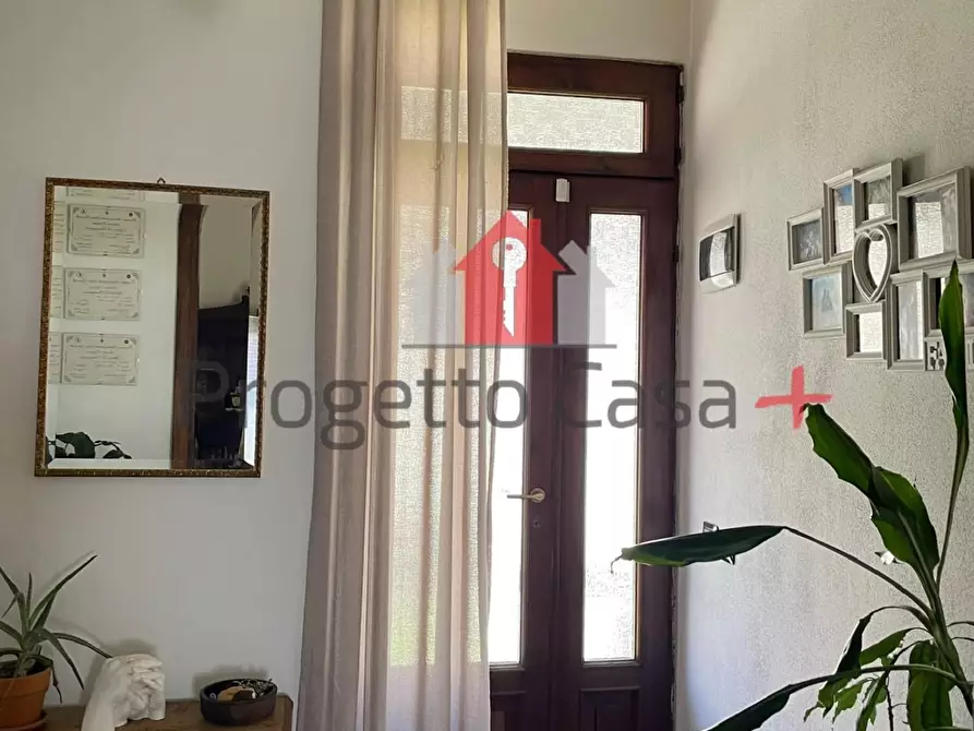 Immagine 76 di Appartamento in vendita  a Carnago