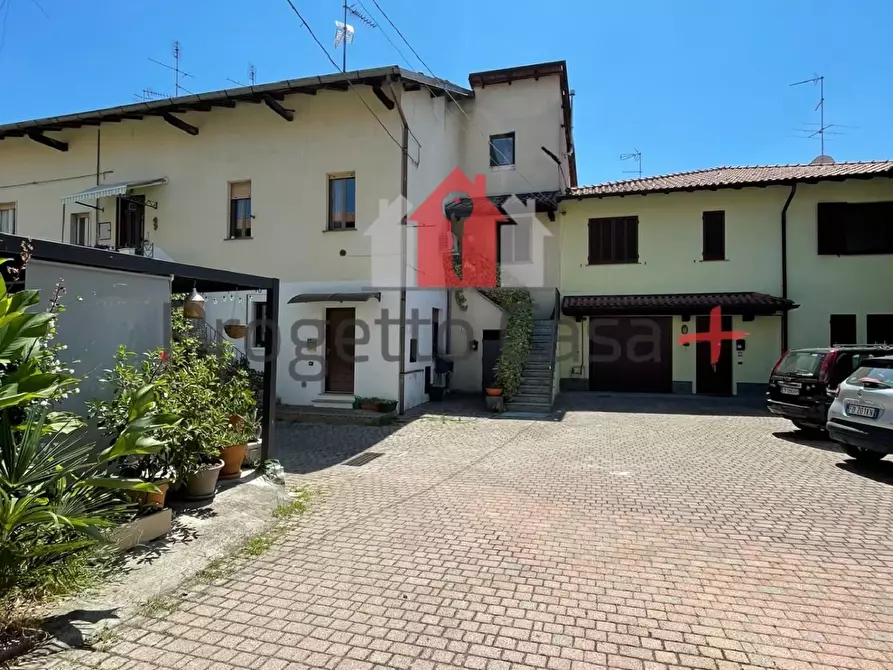 Immagine 3 di Appartamento in vendita  a Carnago