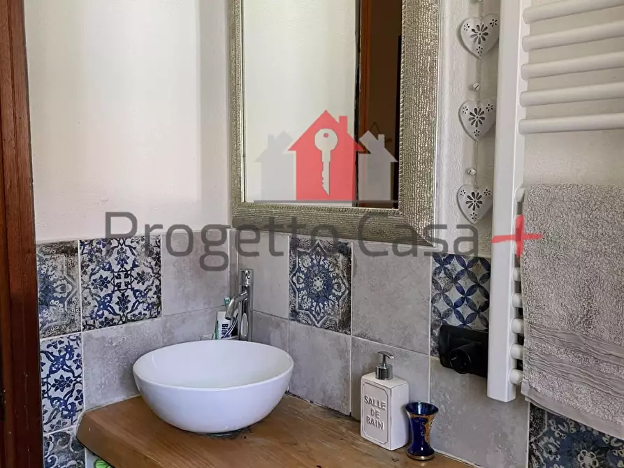Immagine 37 di Appartamento in vendita  a Carnago