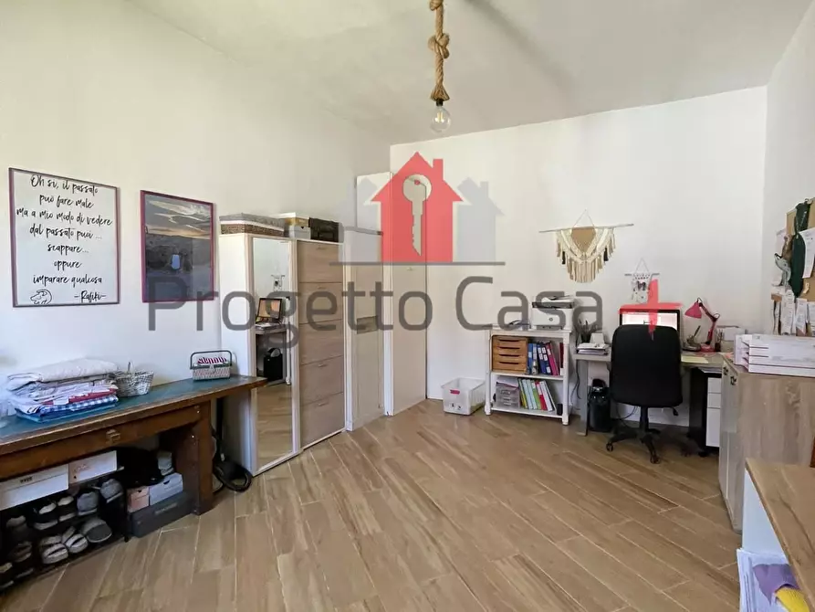 Immagine 11 di Appartamento in vendita  a Carnago