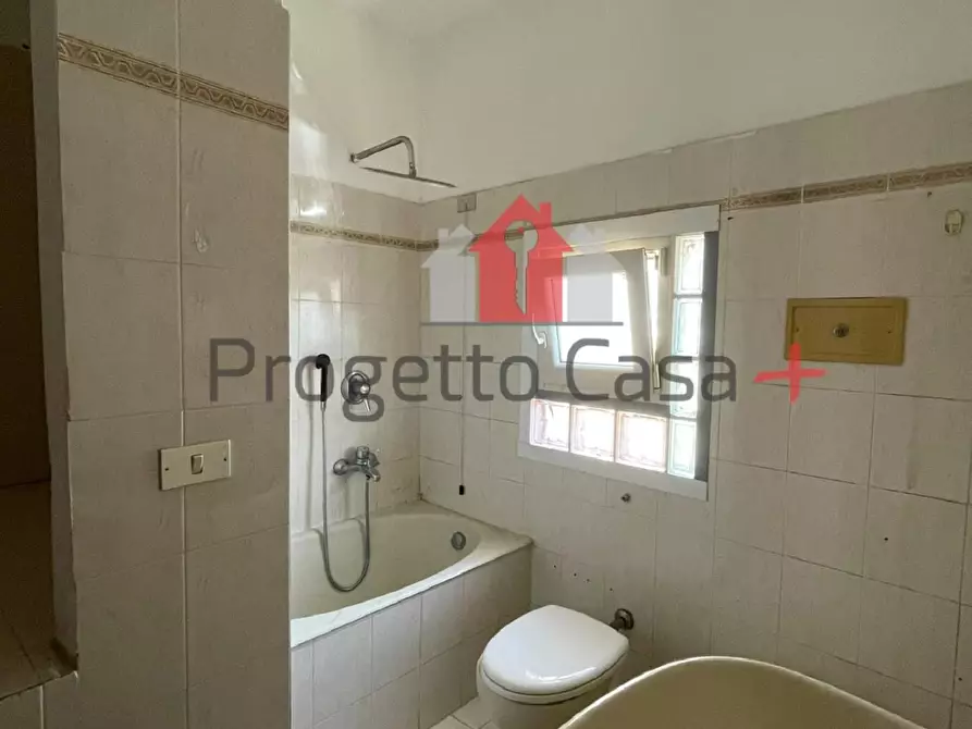 Immagine 10 di Appartamento in vendita  a Cairate