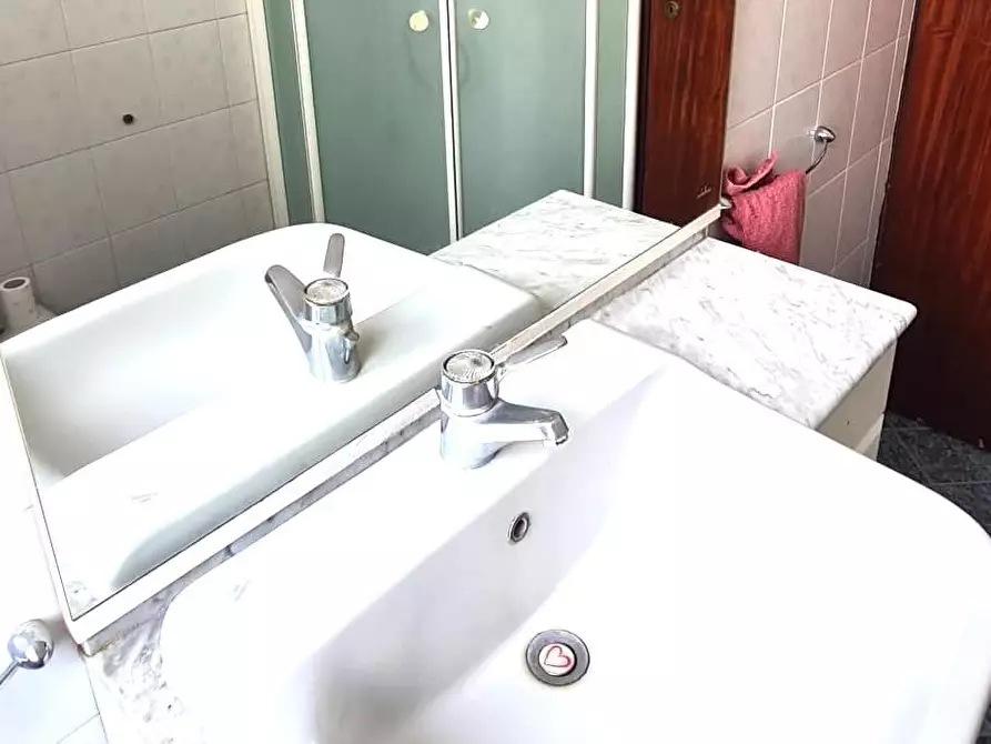 Immagine 10 di Appartamento in vendita  a Livorno