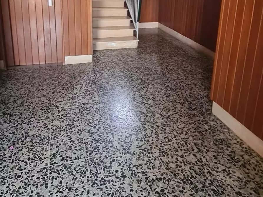 Immagine 17 di Appartamento in vendita  a Livorno