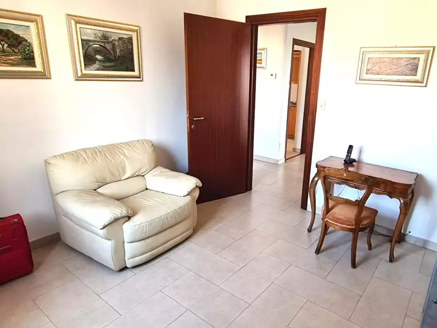 Immagine 5 di Appartamento in vendita  a Livorno