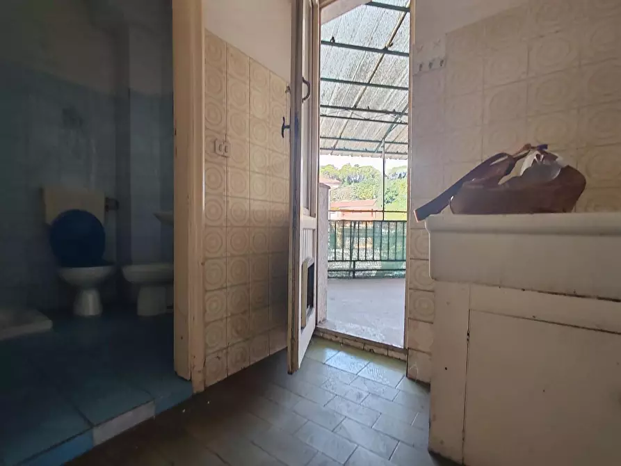 Immagine 9 di Appartamento in vendita  a Massa