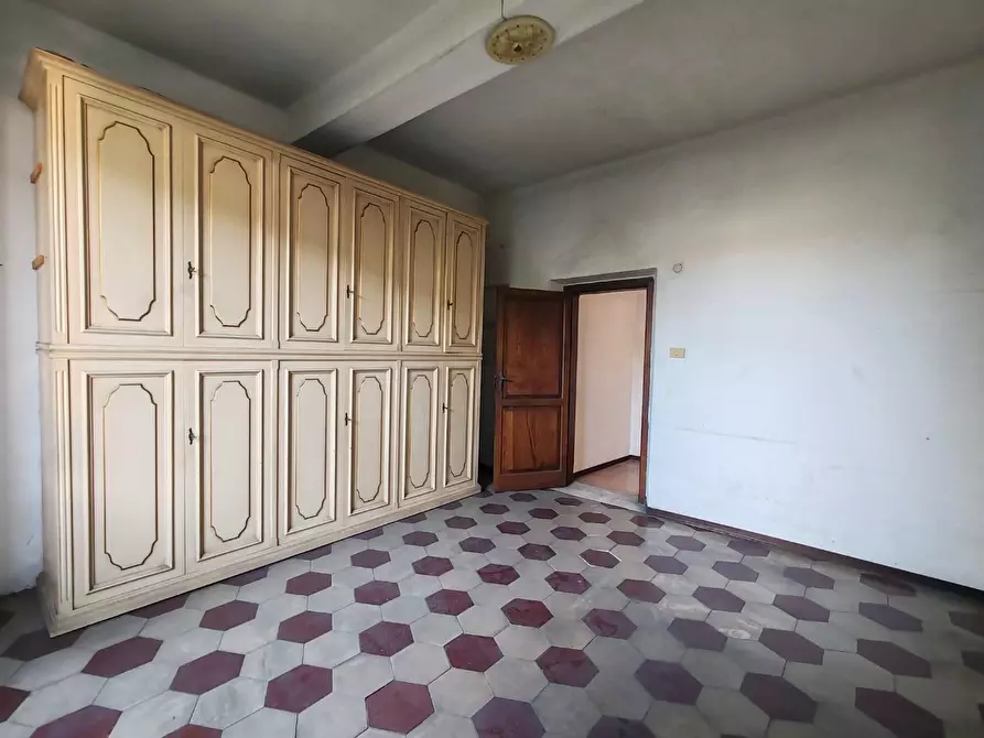 Immagine 1 di Appartamento in vendita  a Massa