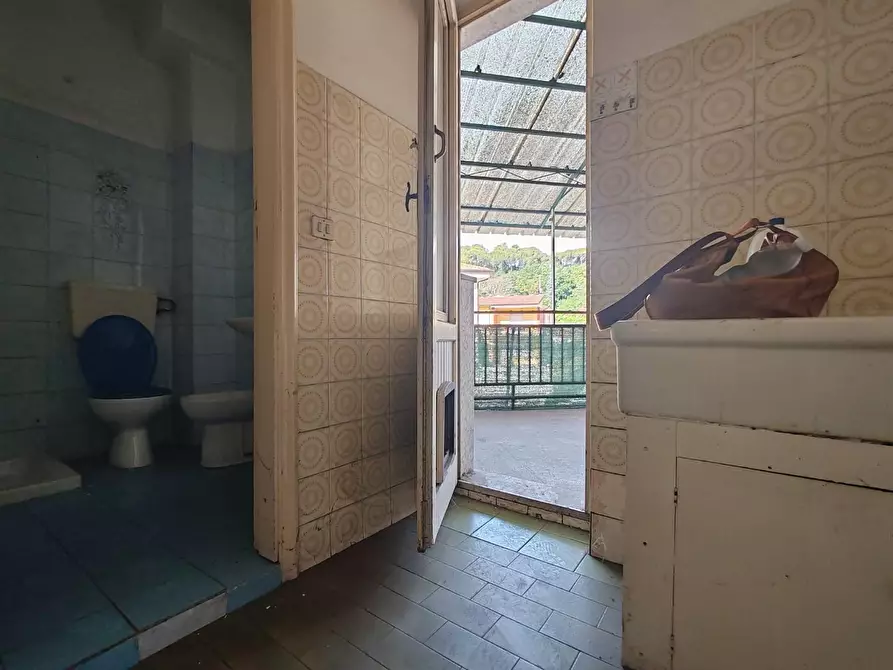 Immagine 10 di Appartamento in vendita  a Massa