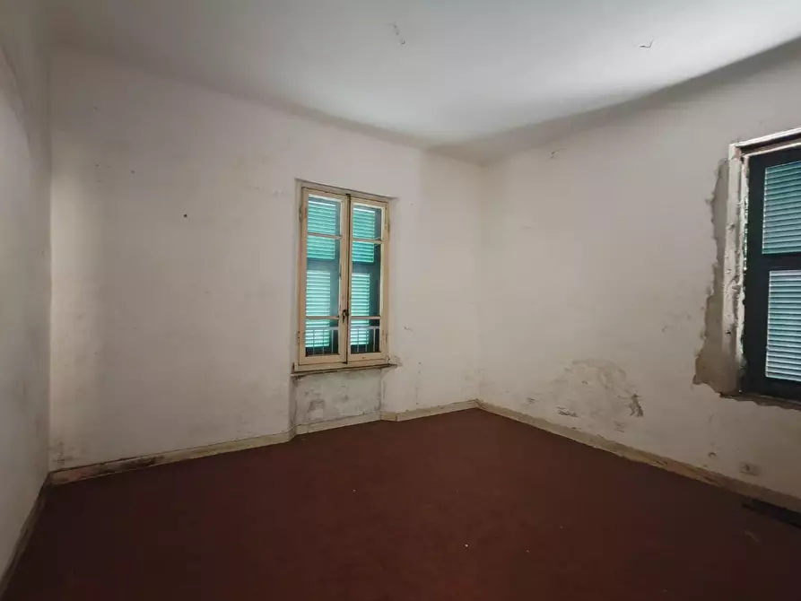 Immagine 11 di Appartamento in vendita  a Massa