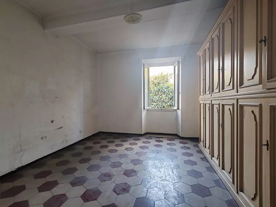 Immagine 2 di Appartamento in vendita  a Massa