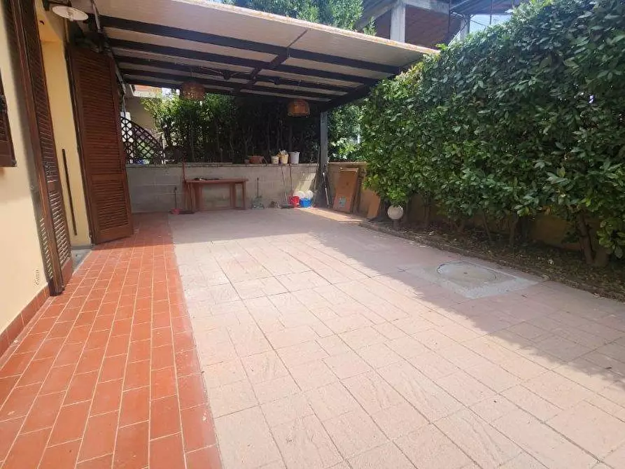 Immagine 1 di Appartamento in affitto  a Calcinaia