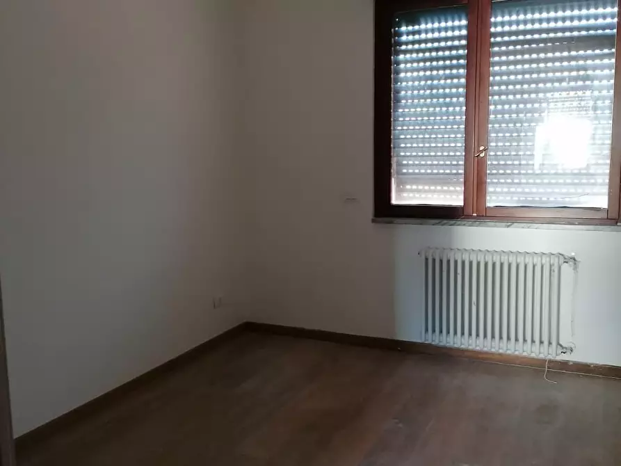 Immagine 11 di Appartamento in vendita  a Carrara