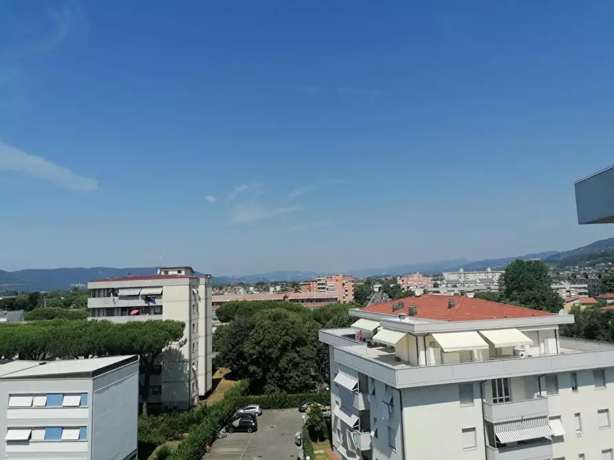 Immagine 30 di Appartamento in vendita  a Carrara