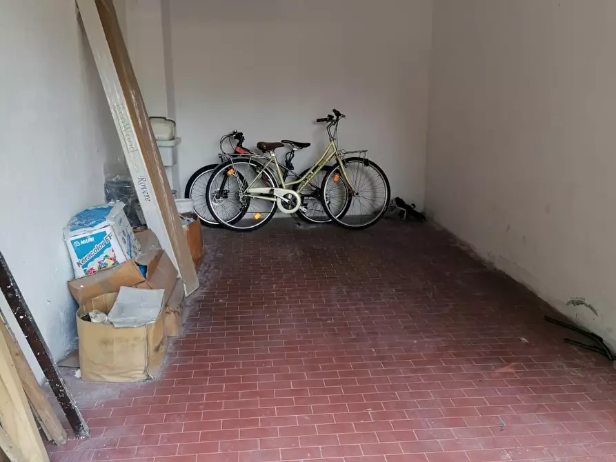 Immagine 23 di Appartamento in vendita  a Carrara