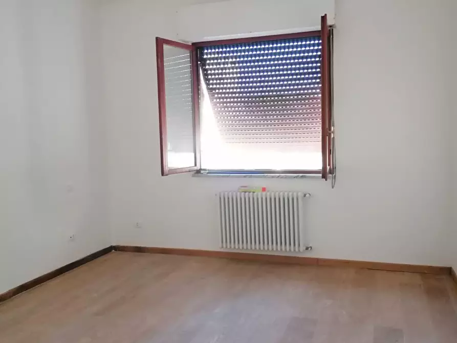 Immagine 19 di Appartamento in vendita  a Carrara