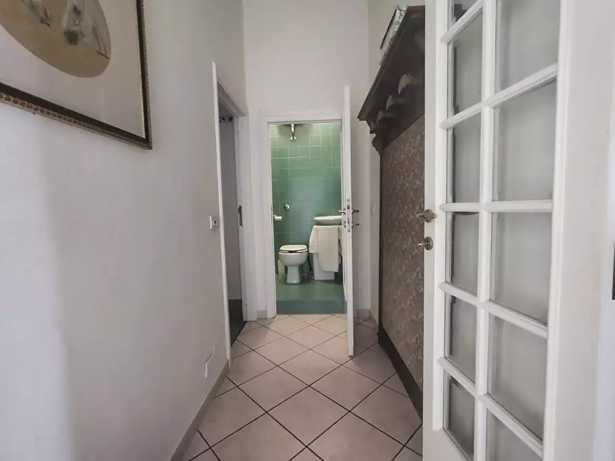 Immagine 13 di Appartamento in vendita  a Siena