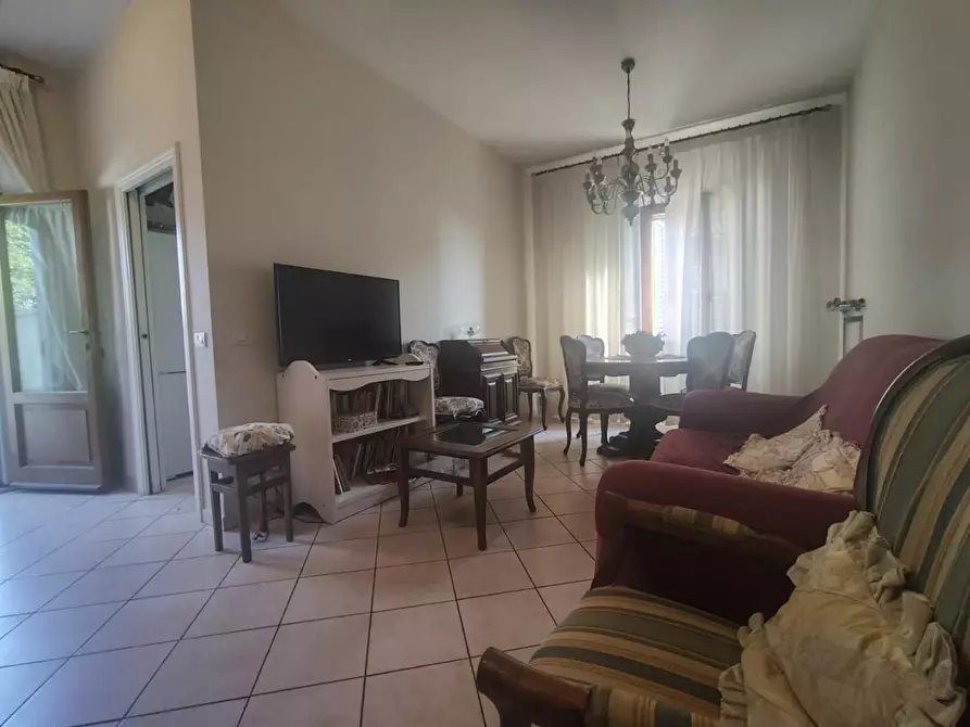 Immagine 4 di Appartamento in vendita  a Siena