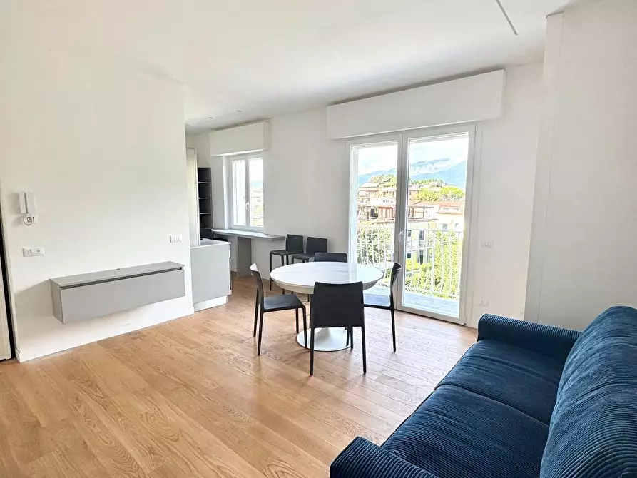 Immagine 1 di Appartamento in vendita  a Massa