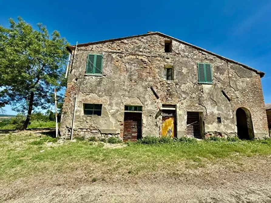 Immagine 9 di Rustico / casale in vendita  a Volterra