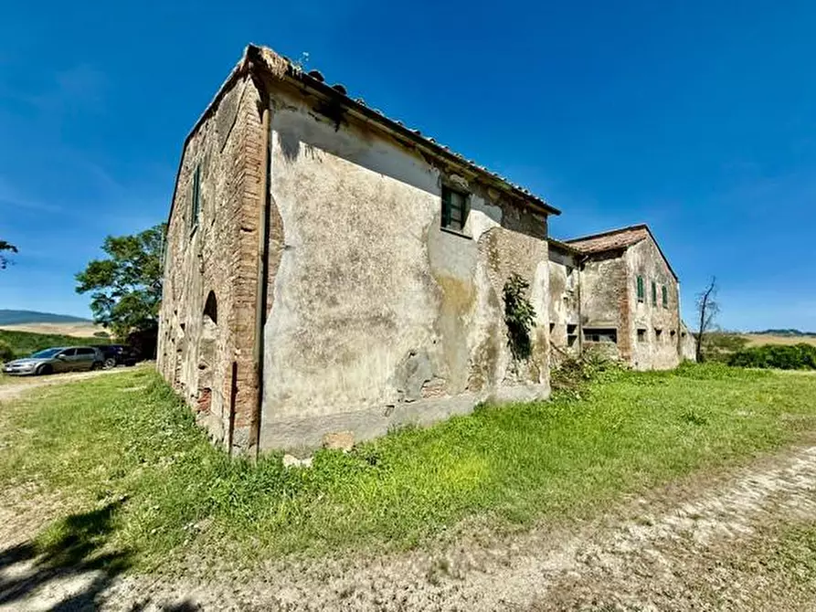 Immagine 10 di Rustico / casale in vendita  a Volterra