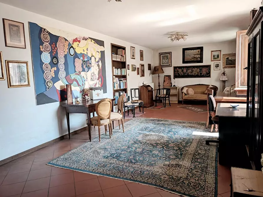 Immagine 21 di Villa in vendita  a Lucca