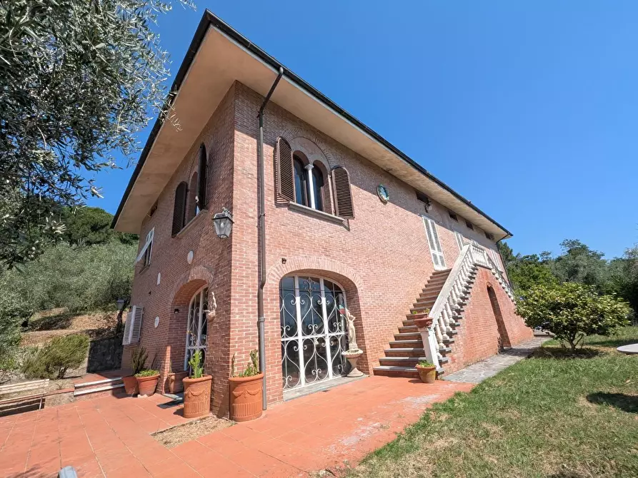Immagine 57 di Villa in vendita  a Lucca