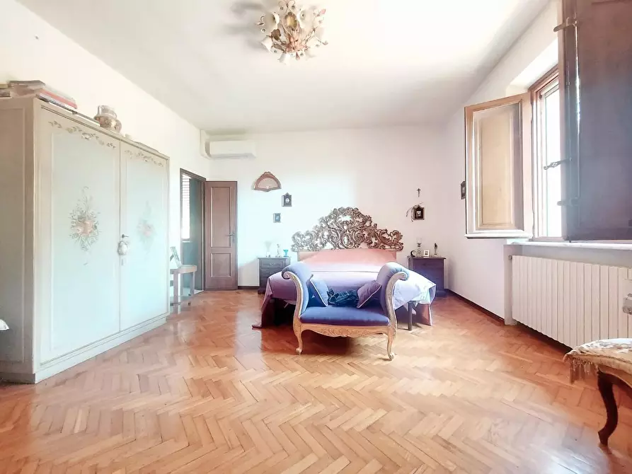Immagine 24 di Villa in vendita  a Lucca