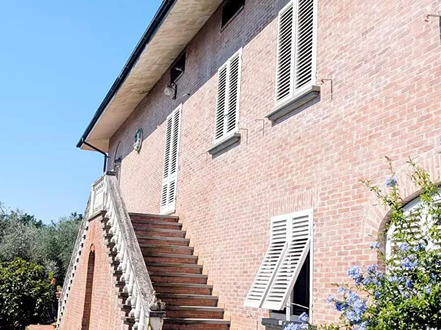 Immagine 9 di Villa in vendita  a Lucca